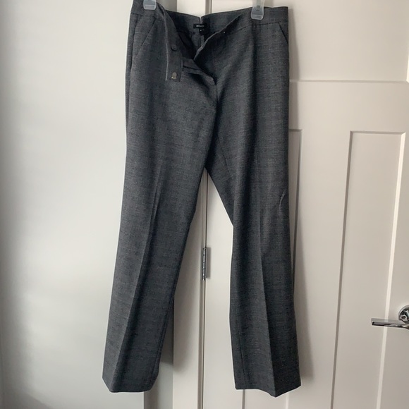 Grey pinstripe women’s suit - Picture 5 of 9